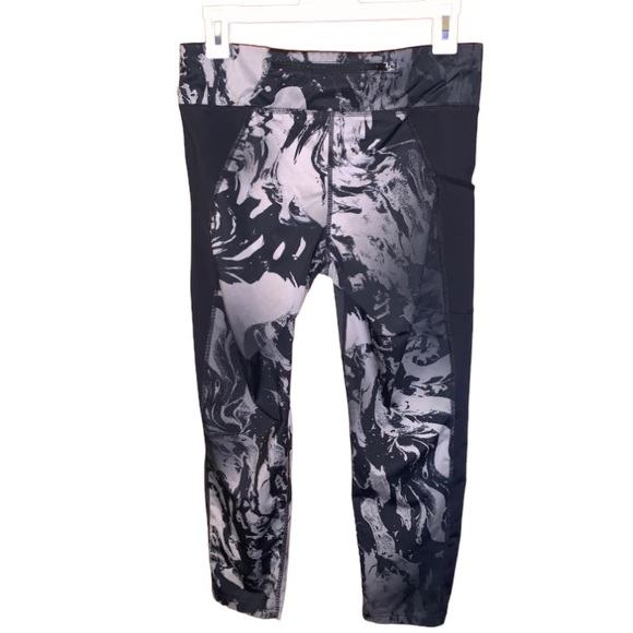 NIKE Dri-Fit Marble Print Cropped Leggings Black & Gray Size Medium - Picture 2 of 6
